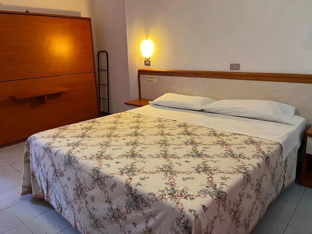 Hotel Zucconi Montecatini Terme 3*,